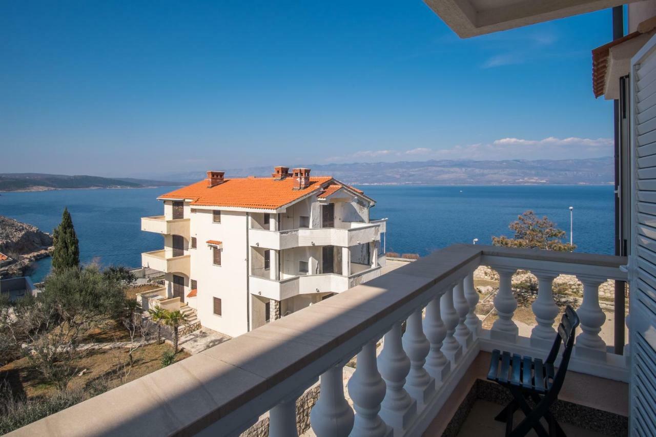 Appartement Apartman Cubranic à Vrbnik Extérieur photo