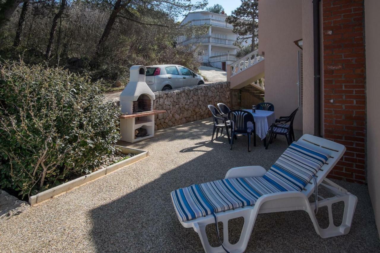 Appartement Apartman Cubranic à Vrbnik Extérieur photo